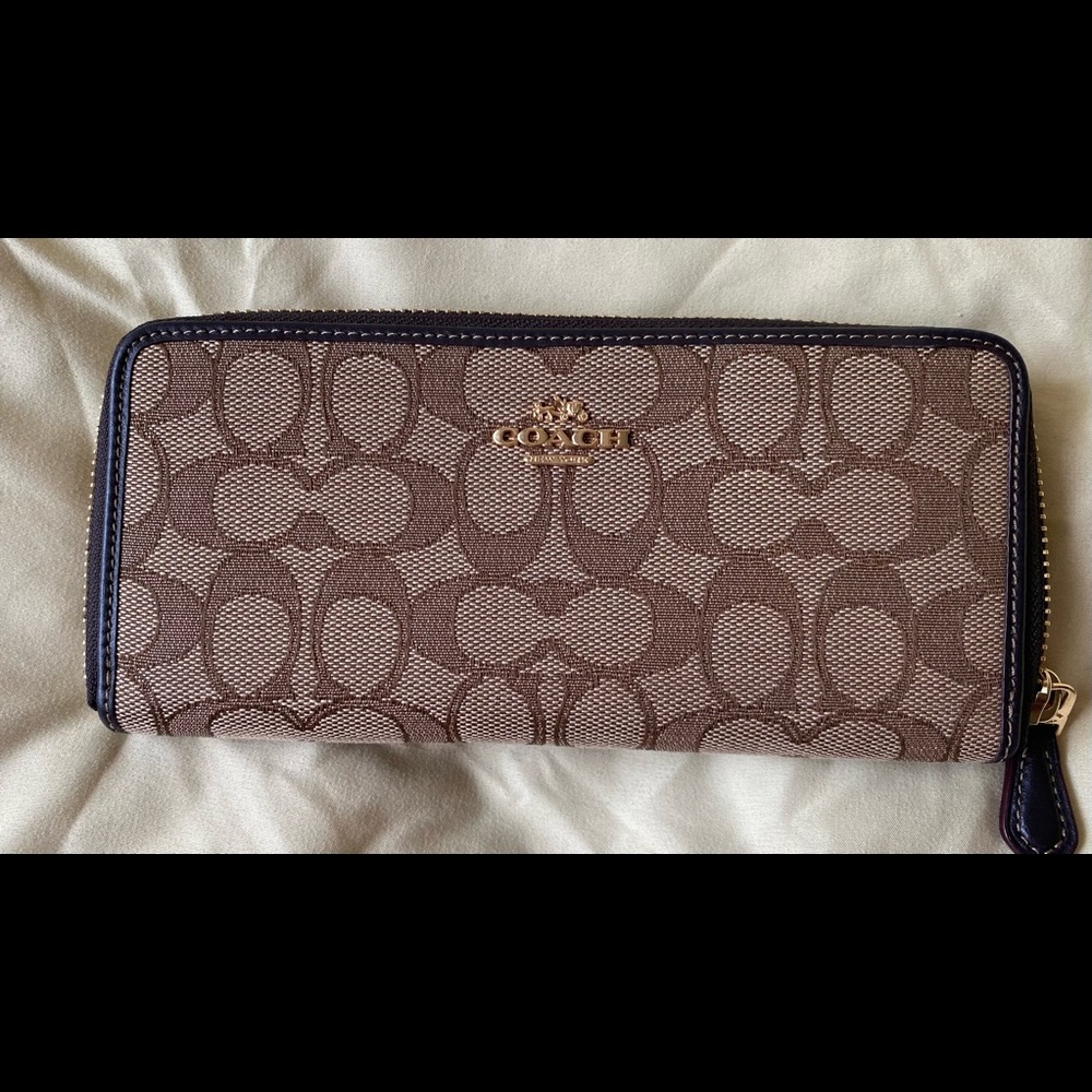 Authentic Coach Accordion Zip Wallet Signature Print